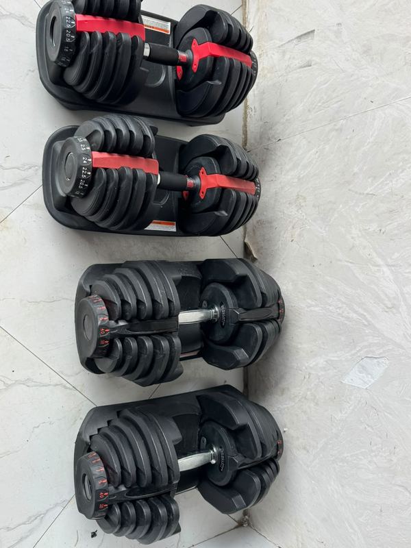 Adjustable dumbbells
