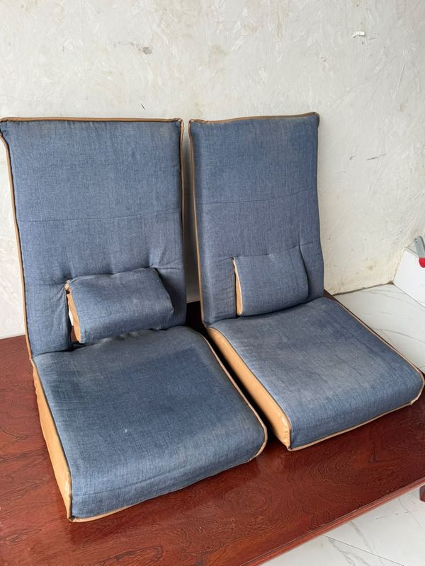 Floor chairs